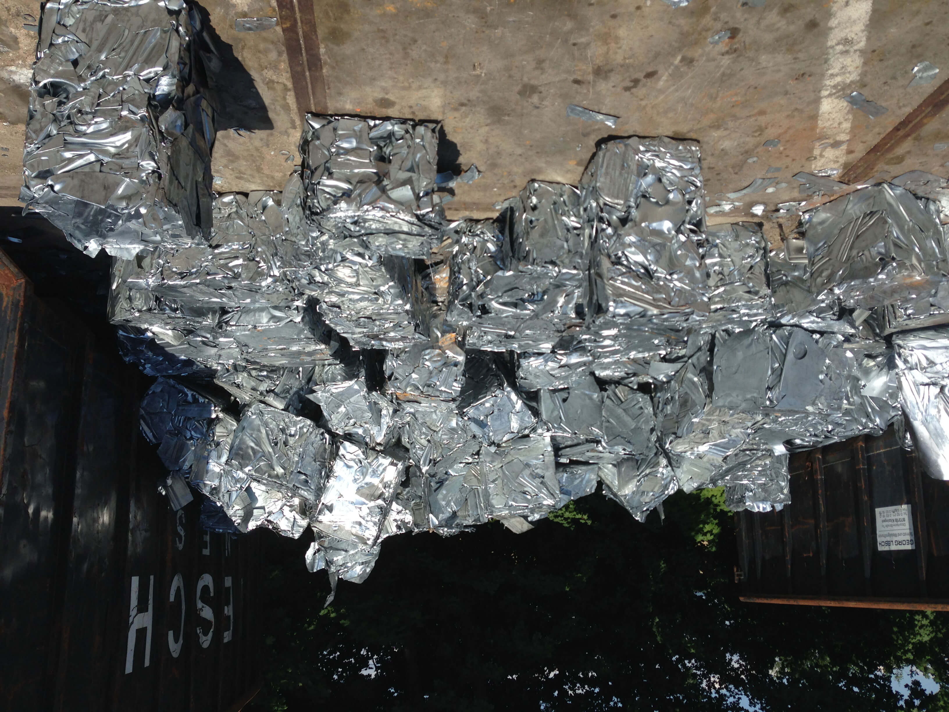 Metallschrott Würfel